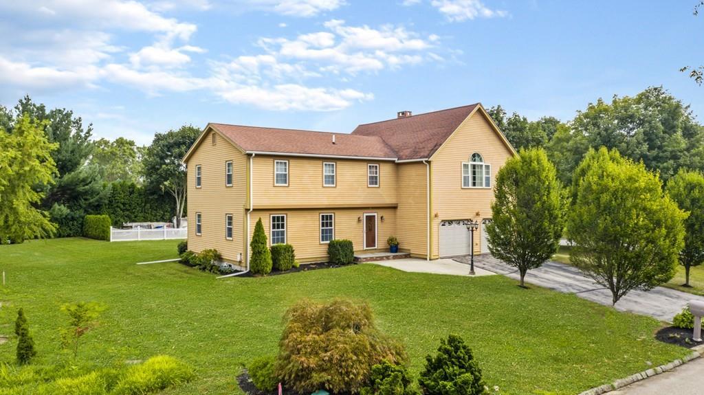 10 Jane Howland Dr - Photo 1