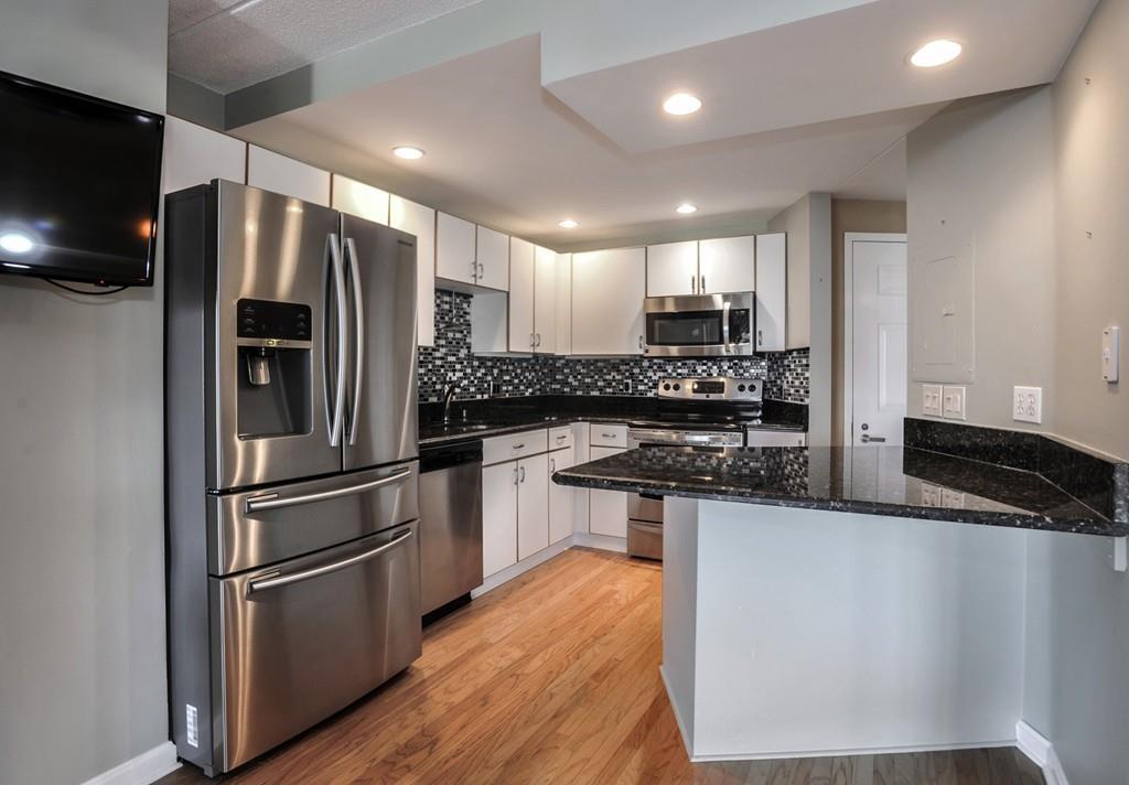 155 George Washington Blvd - Photo 1