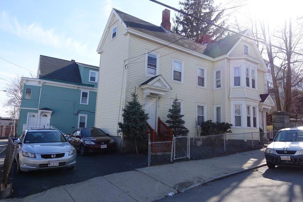 906 Essex St - Photo 1