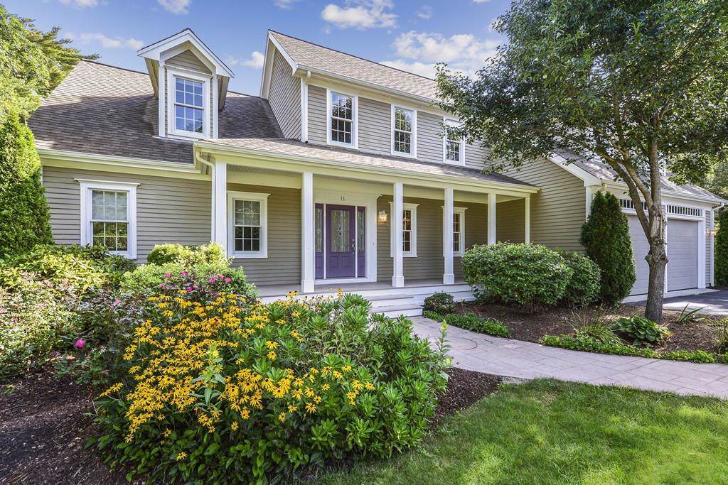11 Quaker Ln - Photo 1