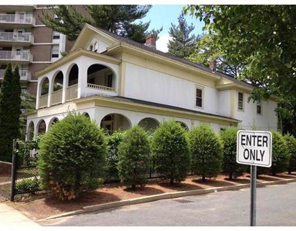 240 Franklin St - Photo 1