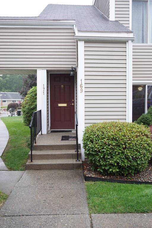 171 Nassau Dr - Photo 1