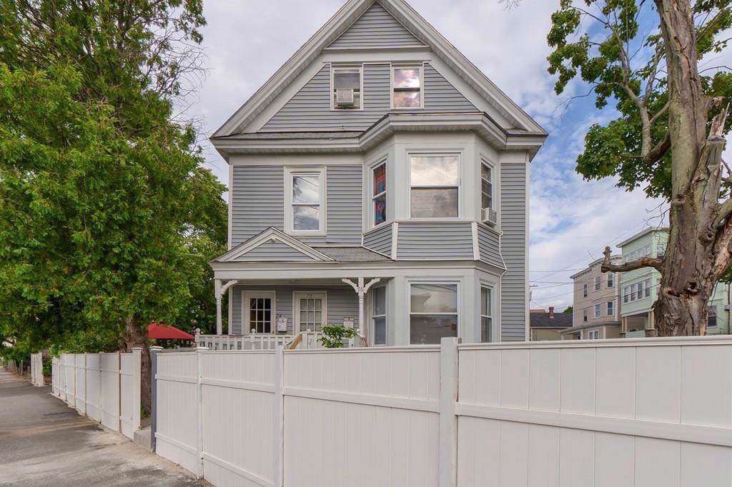 76 Newton St - Photo 1