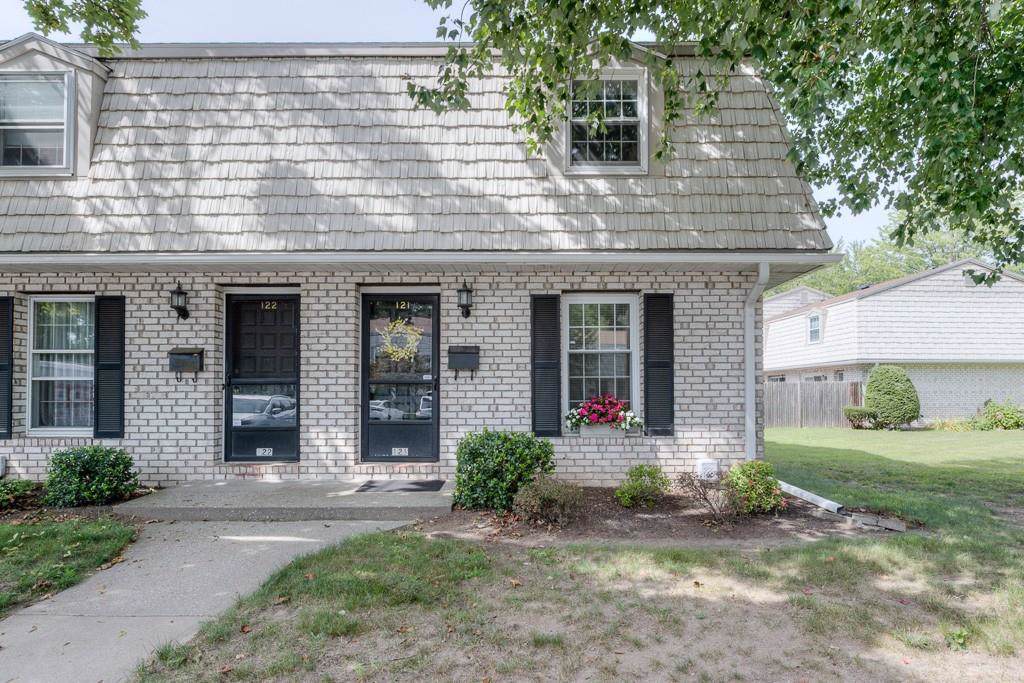 121 Corey Colonial - Photo 1