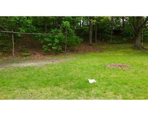 40 Maple St - Photo 1
