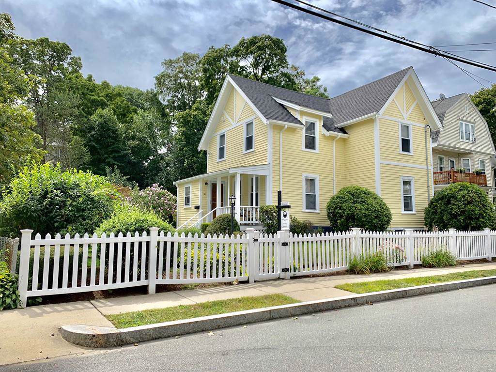 38 Otis St - Photo 1