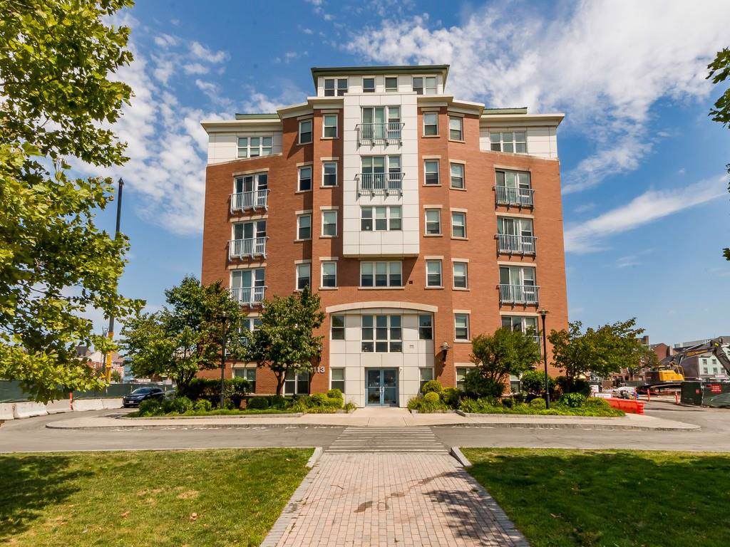 113 Sumner St - Photo 1