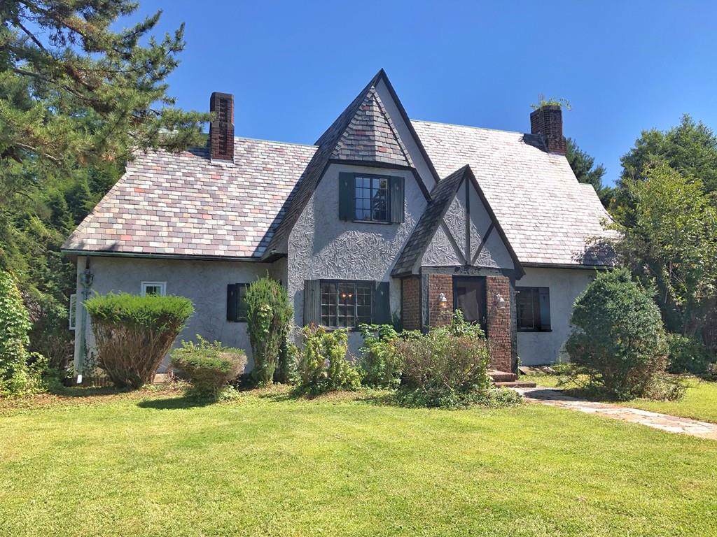 464 Salisbury St - Photo 1