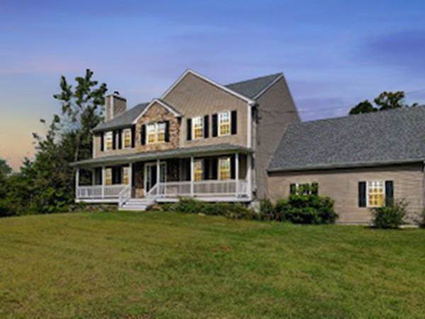 821 Glebe St - Photo 1