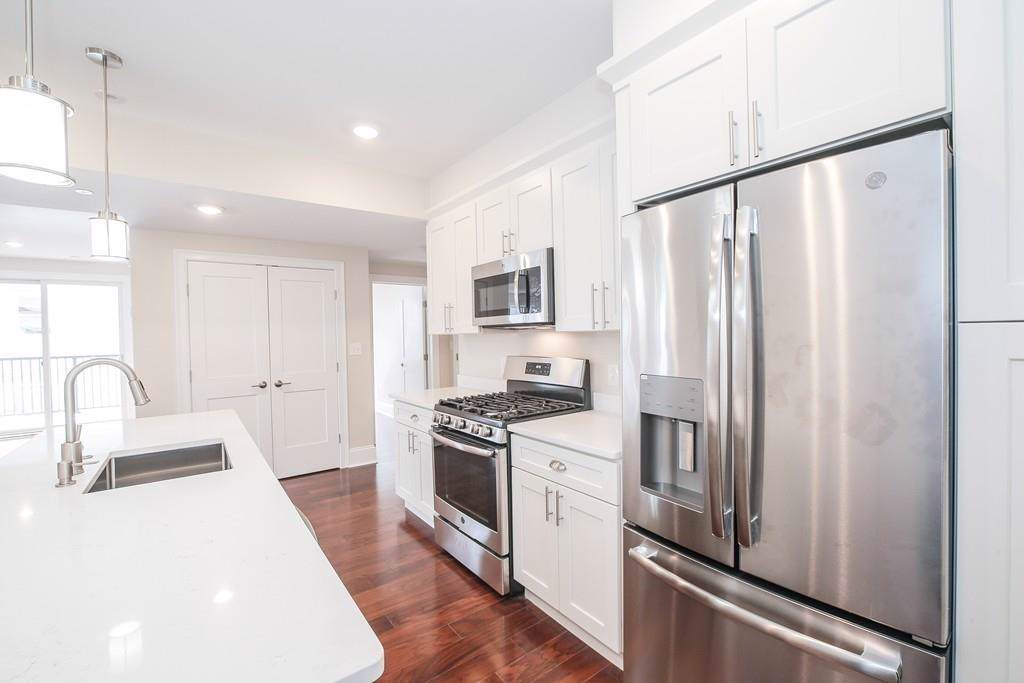 18 Johnson Ave - Photo 1