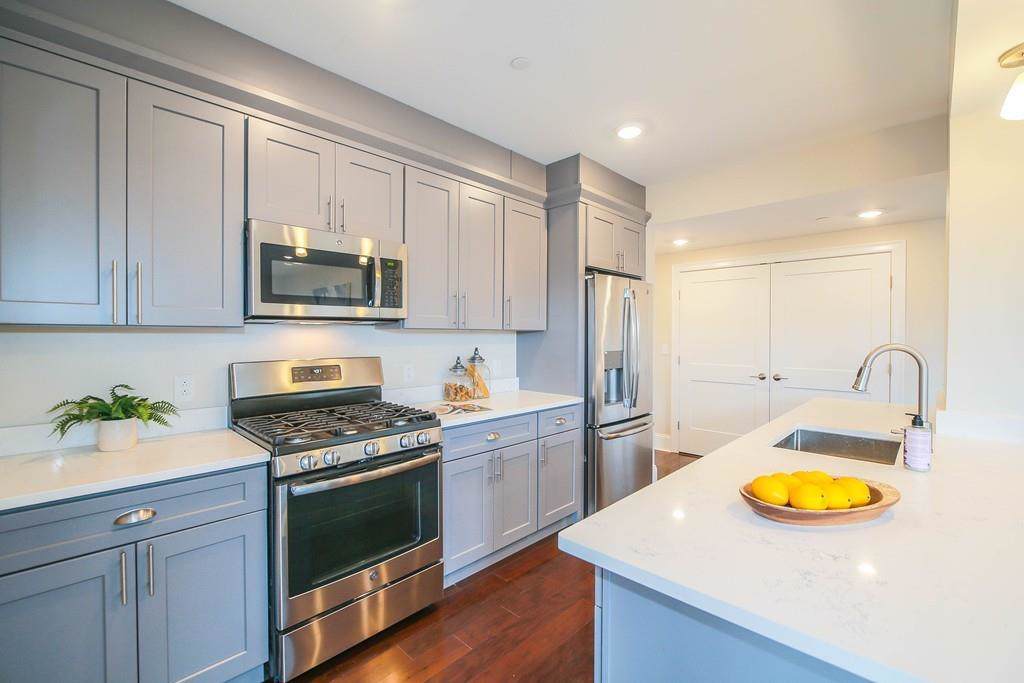 18 Johnson Ave - Photo 1
