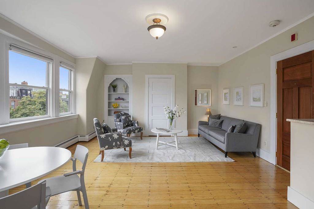 346 Beacon St - Photo 1 346 Beacon St - Photo 1
