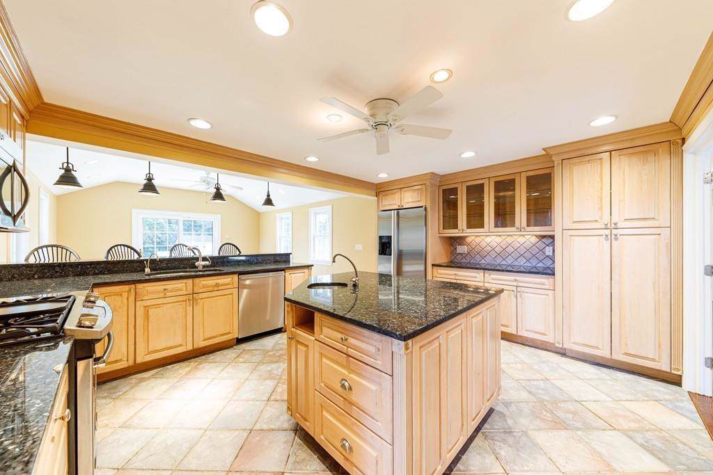 324 Nottingham Dr - Photo 1