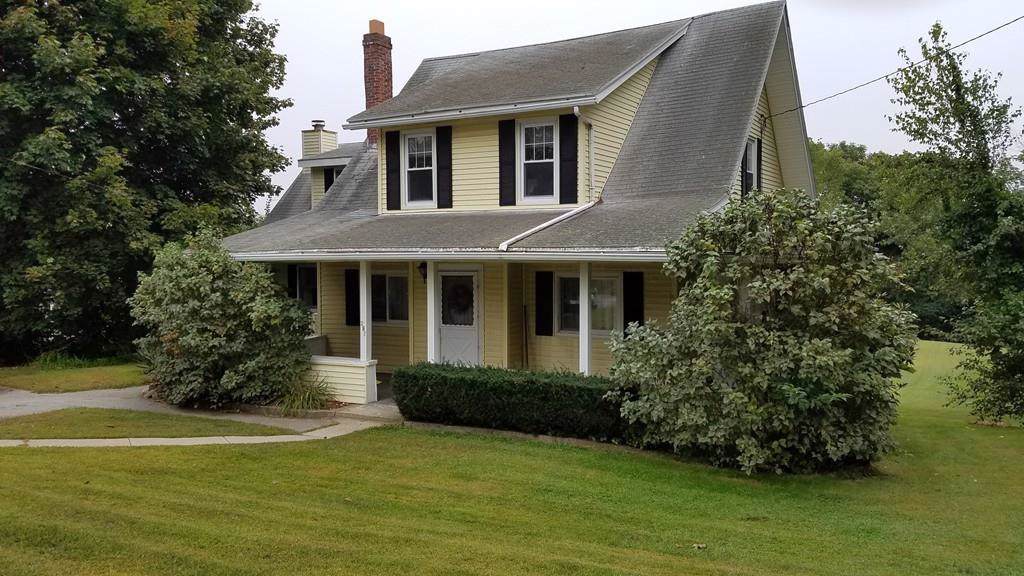 287 Maple St - Photo 1