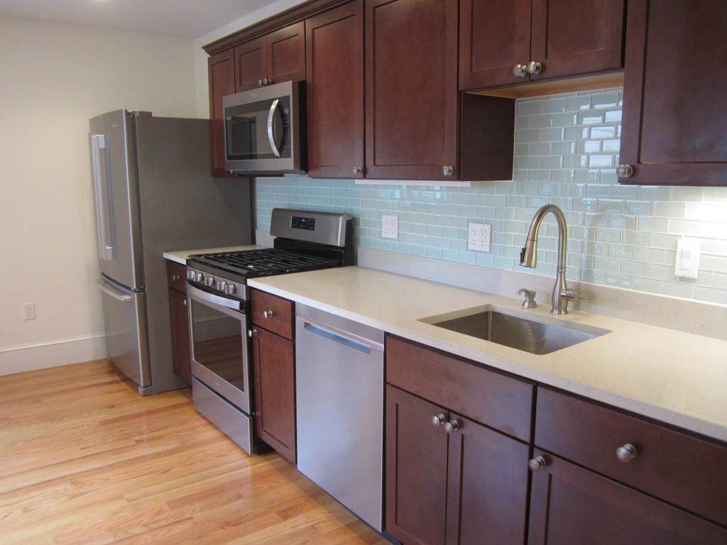 15 Plympton St - Photo 1