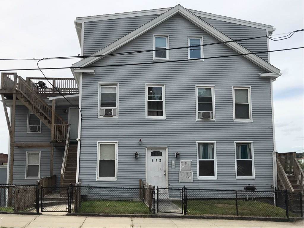 742 N Main St - Photo 1