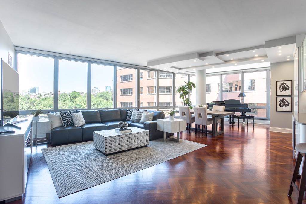 1 Charles Street South - Photo 1
