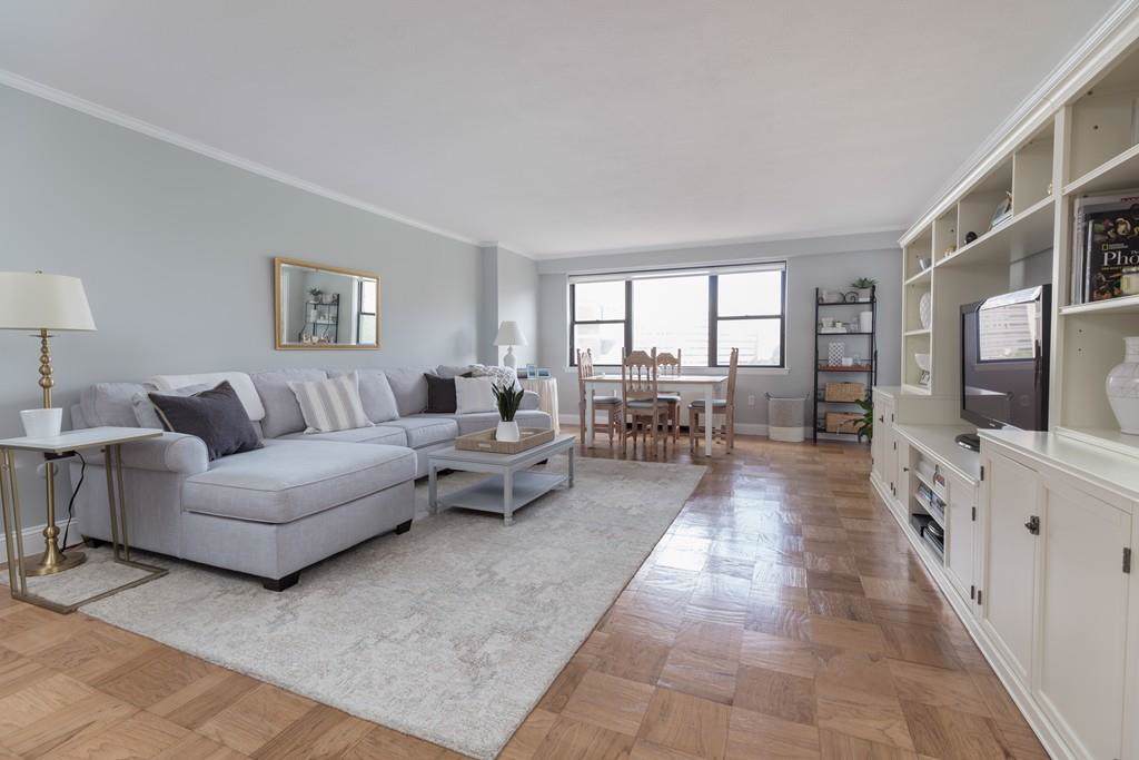 8 Whittier Pl - Photo 1 8 Whittier Pl - Photo 1