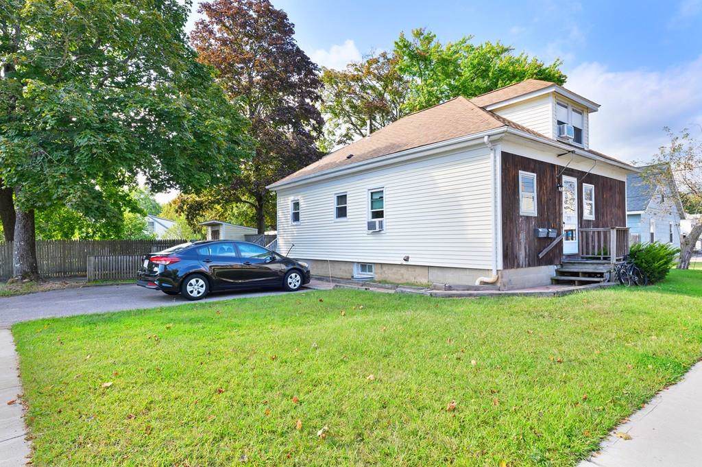 253 S Main - Photo 1
