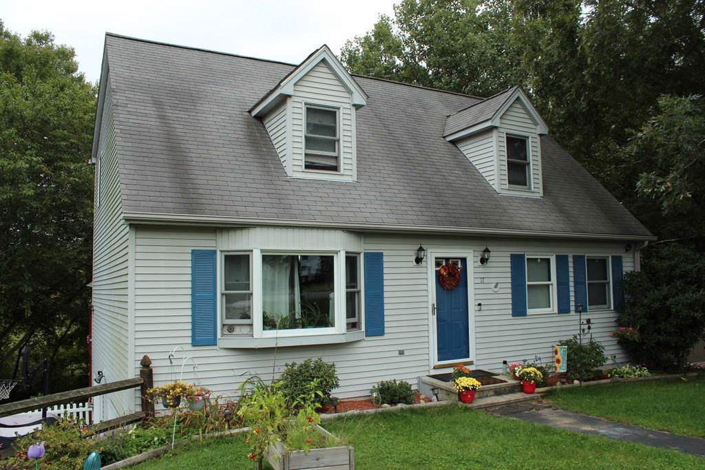17 Marilyn Drive - Photo 1