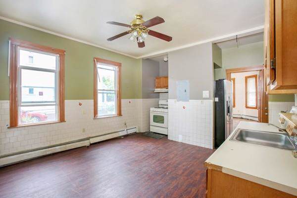 63 Marshfield - Photo 1