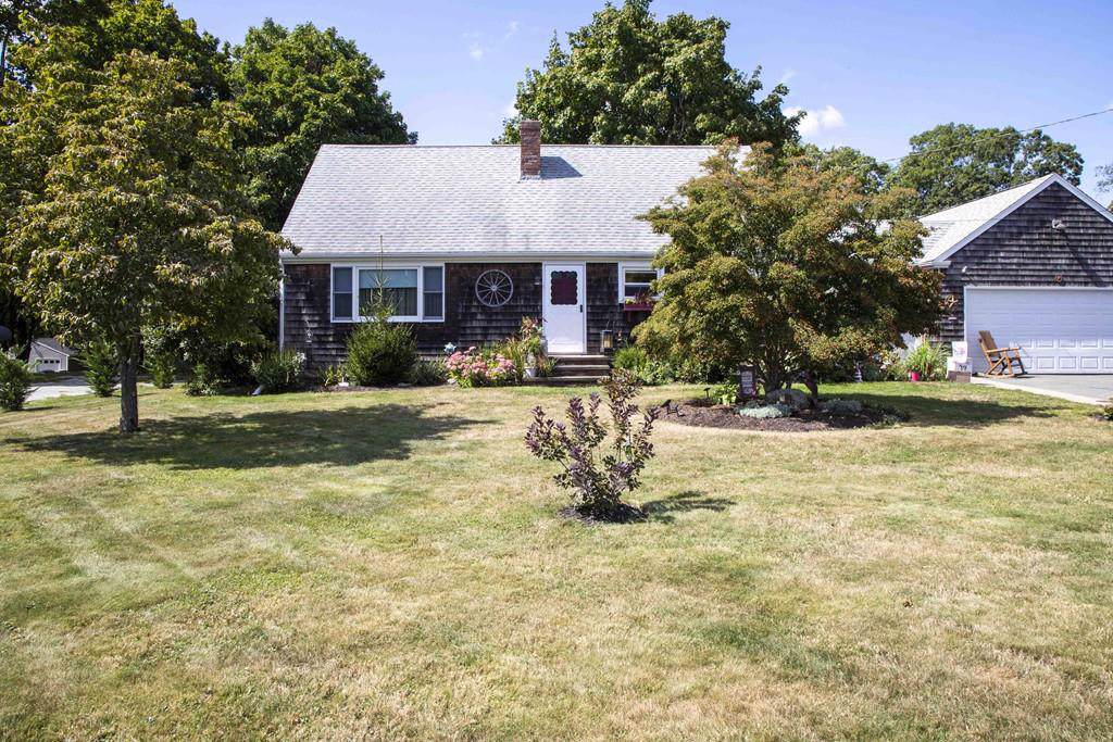72 Maple Ave - Photo 1