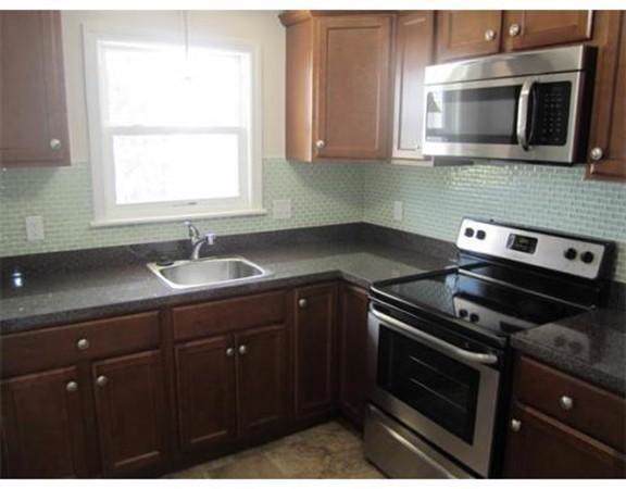 18 Newbury Ave - Photo 1