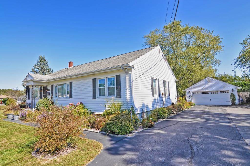 785 N Eastern Ave - Photo 1