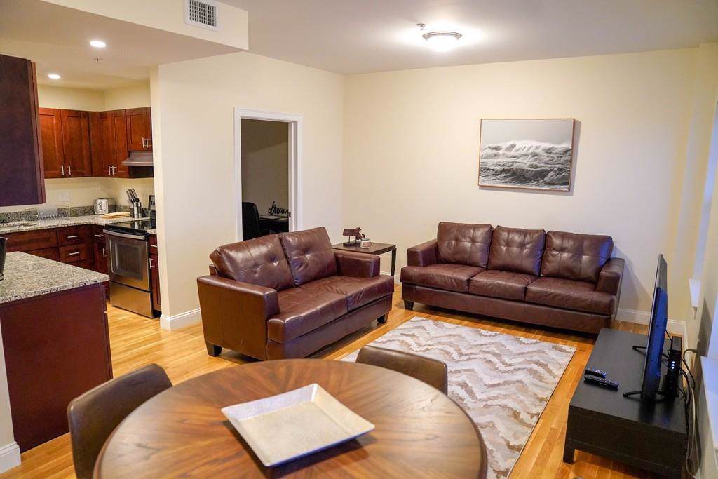 16 Peterborough - Photo 1