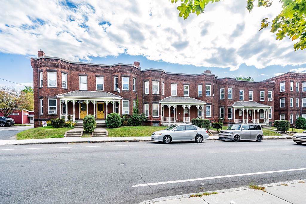 528 Pleasant St - Photo 1