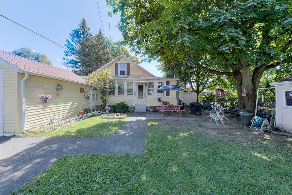 79 Providence St - Photo 1