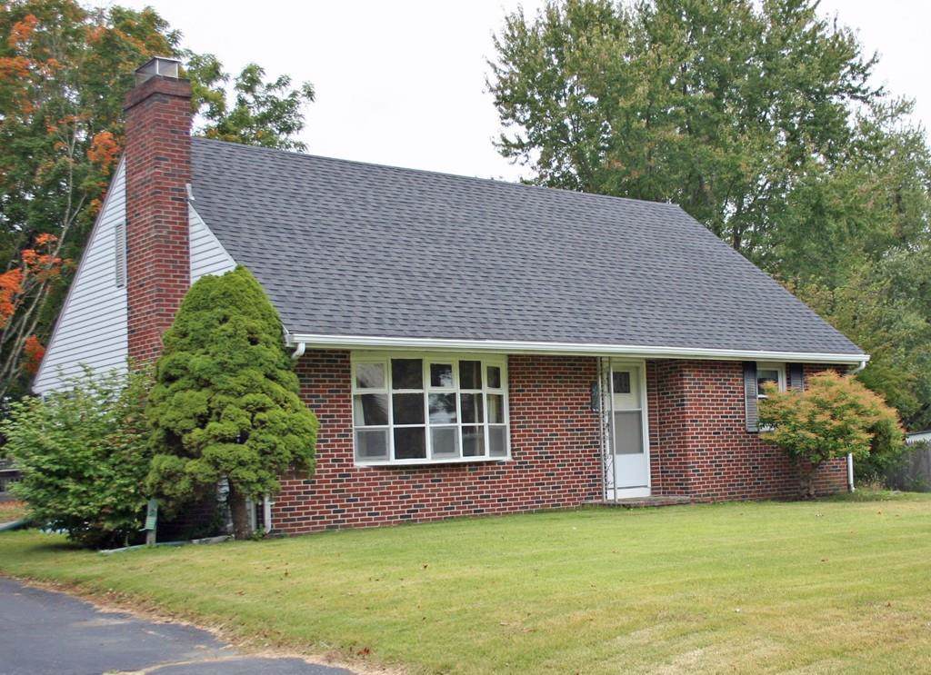 4-1/2 Woodlawn St - Photo 1