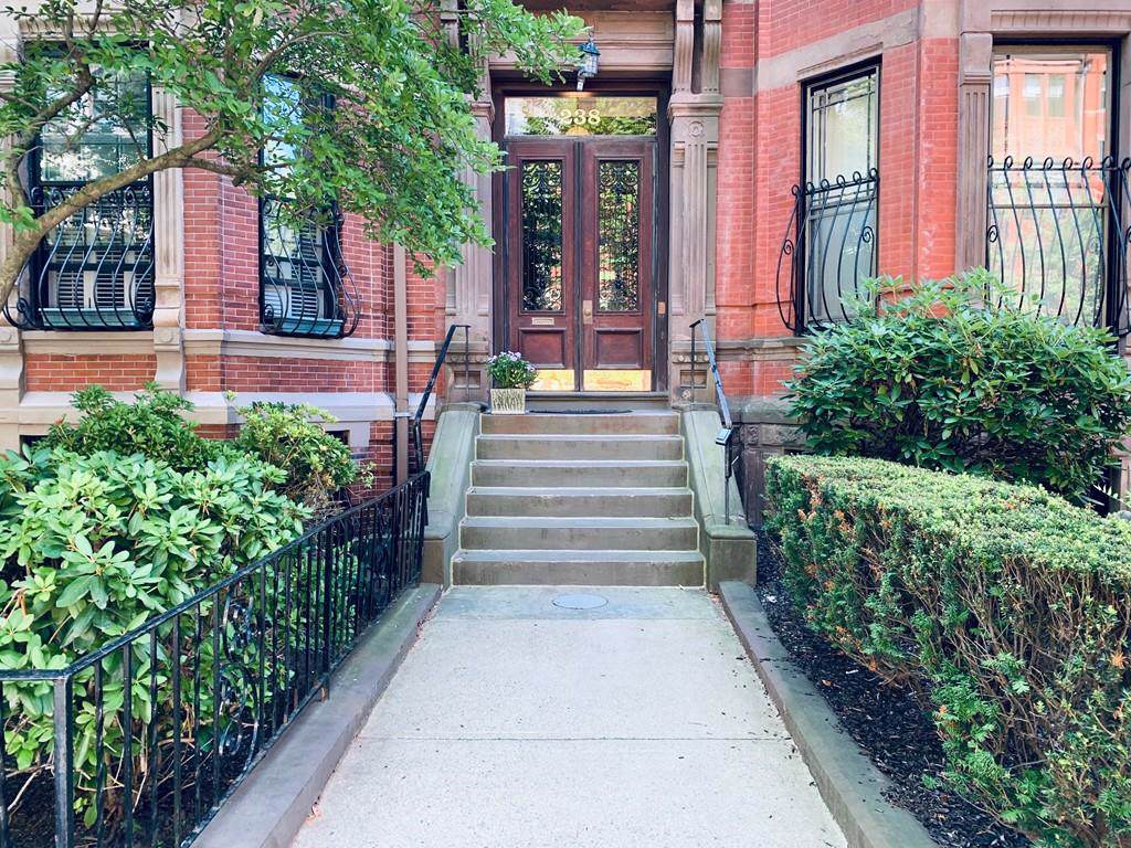 238 Marlborough St - Photo 1