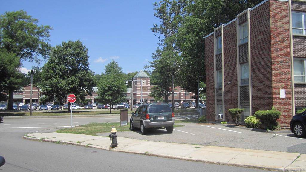 540 Vfw Pkwy - Photo 1