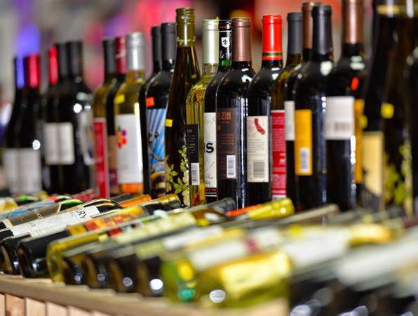 1 Package Store - Photo 1