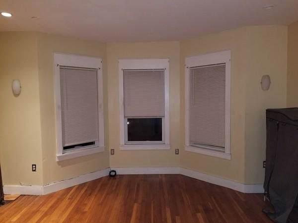 137 Glenway - Photo 1