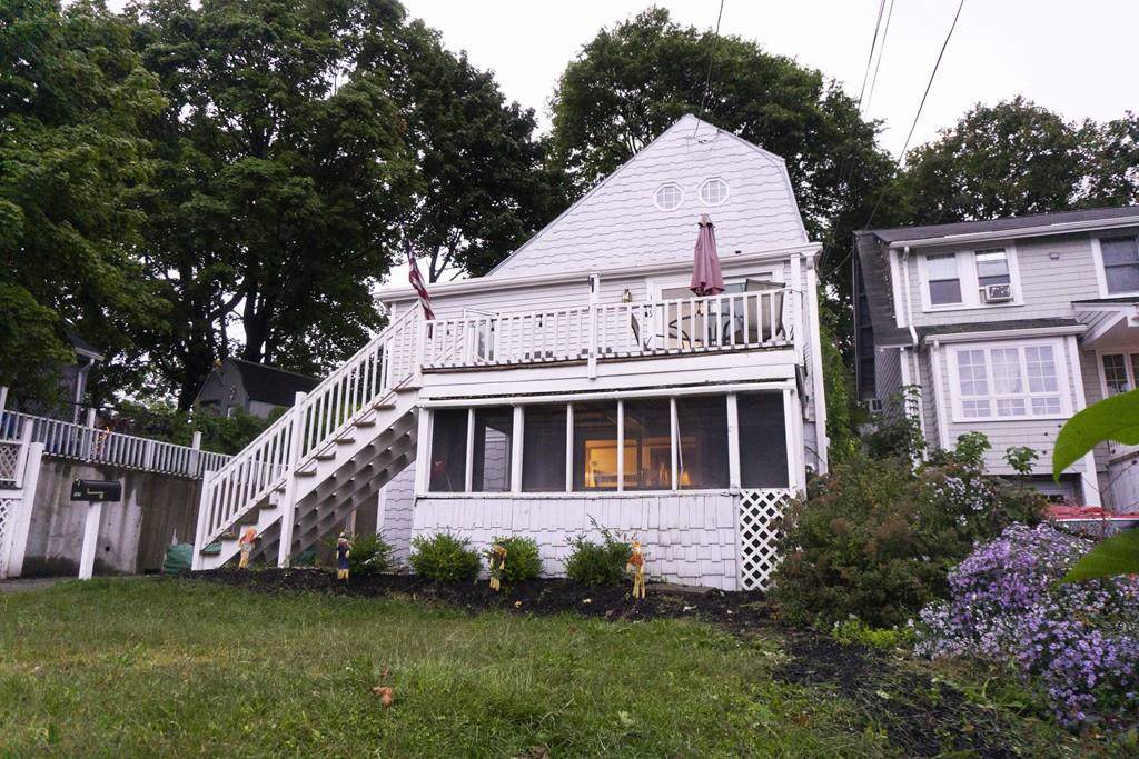139 Spring St - Photo 1