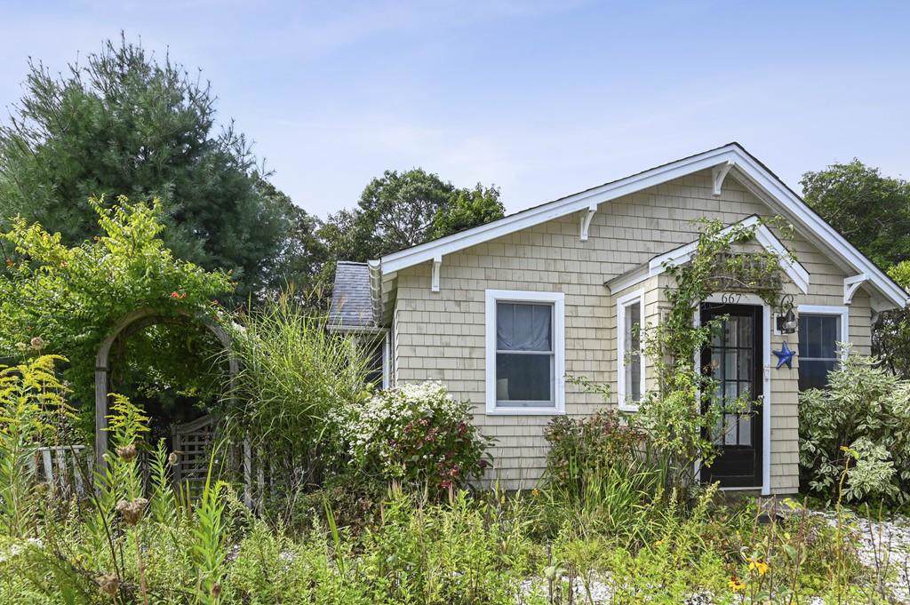 667 Strawberry Hill Rd - Photo 1