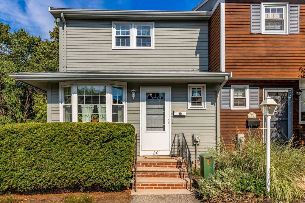 20 Lincoln Park - Photo 1