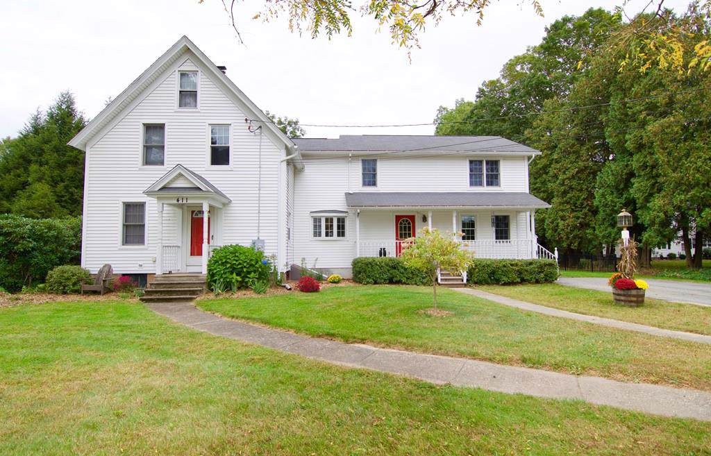 411 Southwick St - Photo 1
