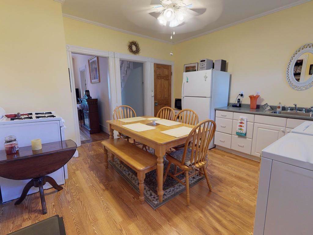6 Everett Square - Photo 1