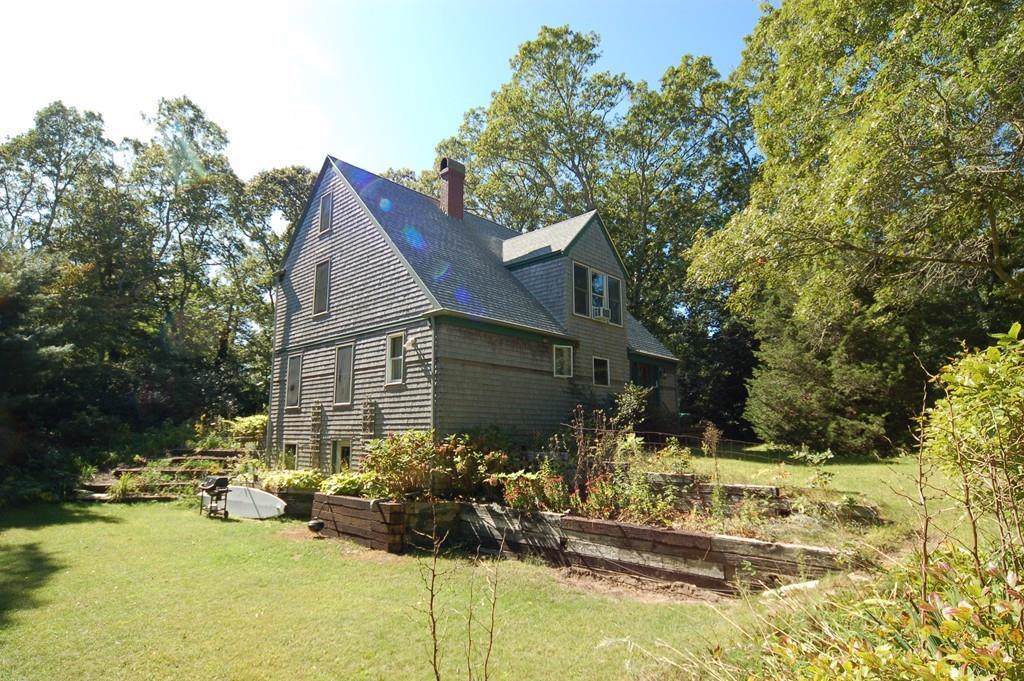 140 Tashmoo Ave - Photo 1