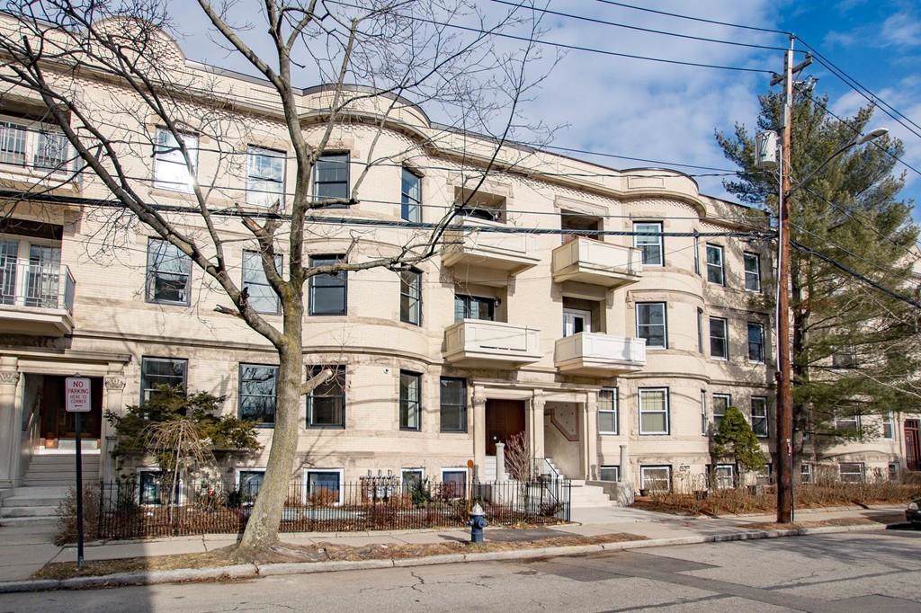 43 Dwight - Photo 1