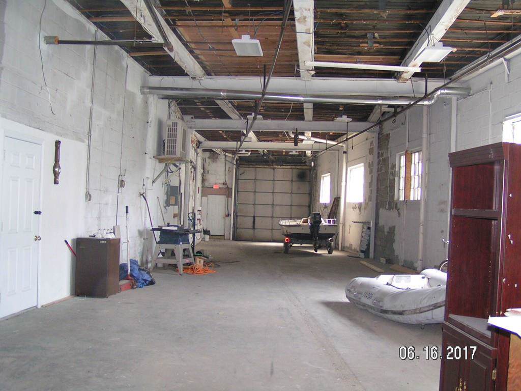 951 Slade - Photo 1