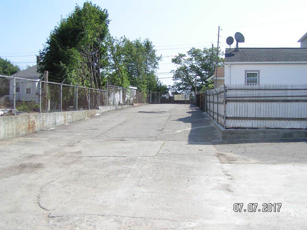 951 Slade - Photo 1
