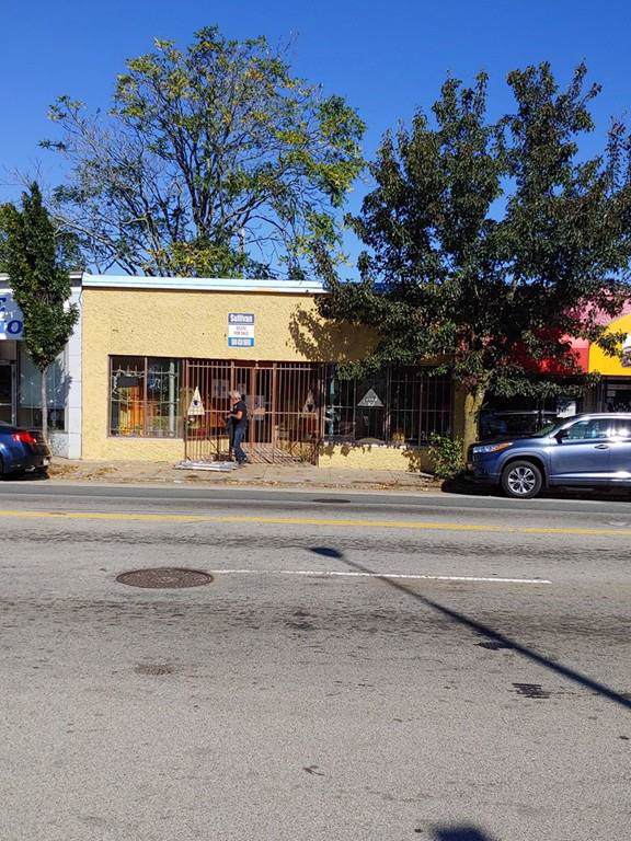 1082 Main St - Photo 1