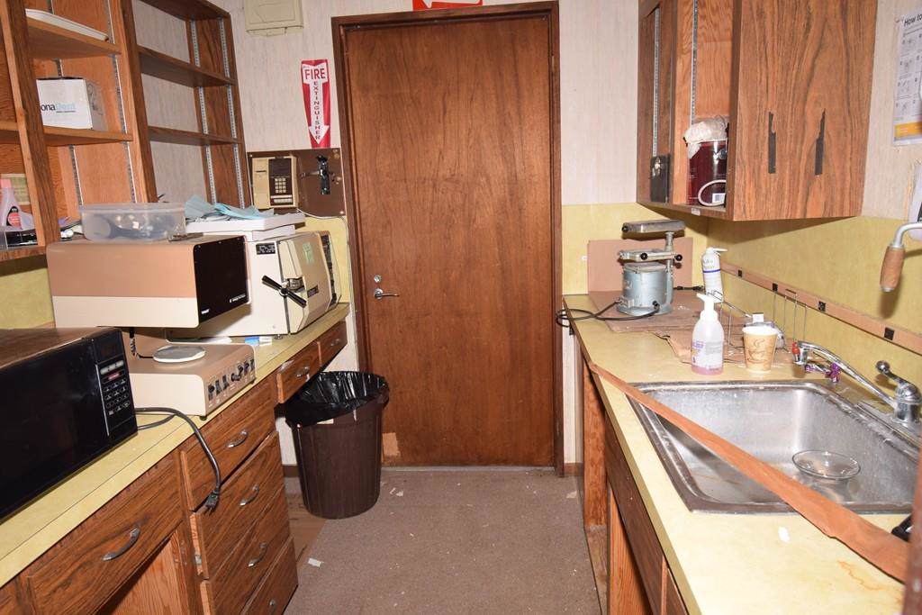 418 Massachusetts - Photo 1