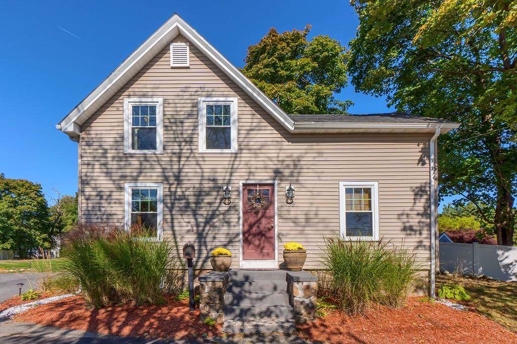 438 Essex St - Photo 1