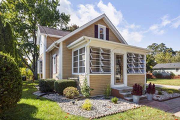 33 Portland St - Photo 1