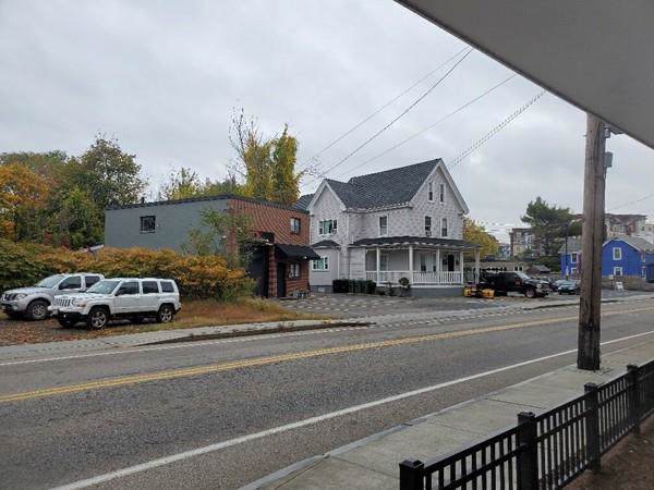 271-275 Pleasant St - Photo 1